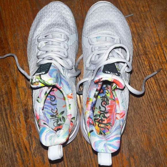 Women’s Nike Renew Rivals - Floral Print - Picture 2 of 5